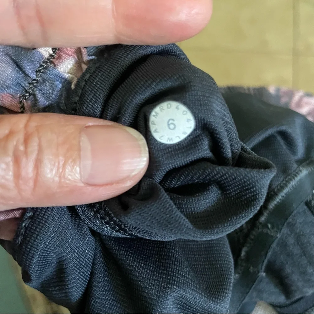 Lululemon Hotty Hot 2.5”